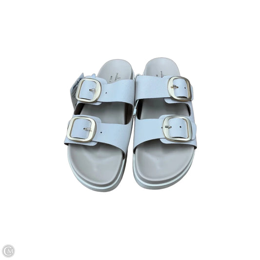 Sandals Flats By Clothes Mentor In Cream, Size: 9.5