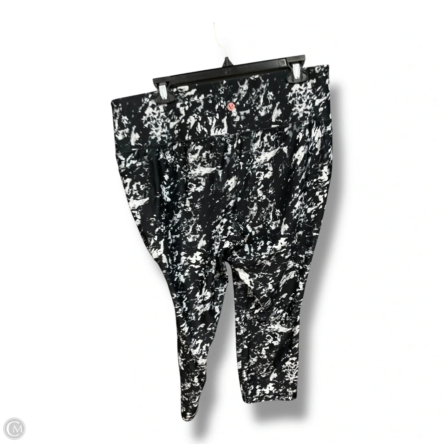 Athletic Capris By Livi Active In Black & Grey, Size: 2x