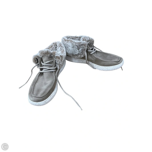 Shoes Flats By Clothes Mentor In Beige, Size: 10