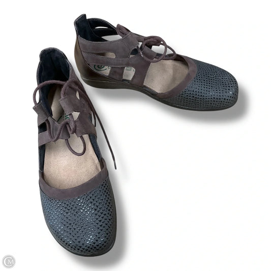 Shoes Flats By Naot In Brown, Size: 8.5