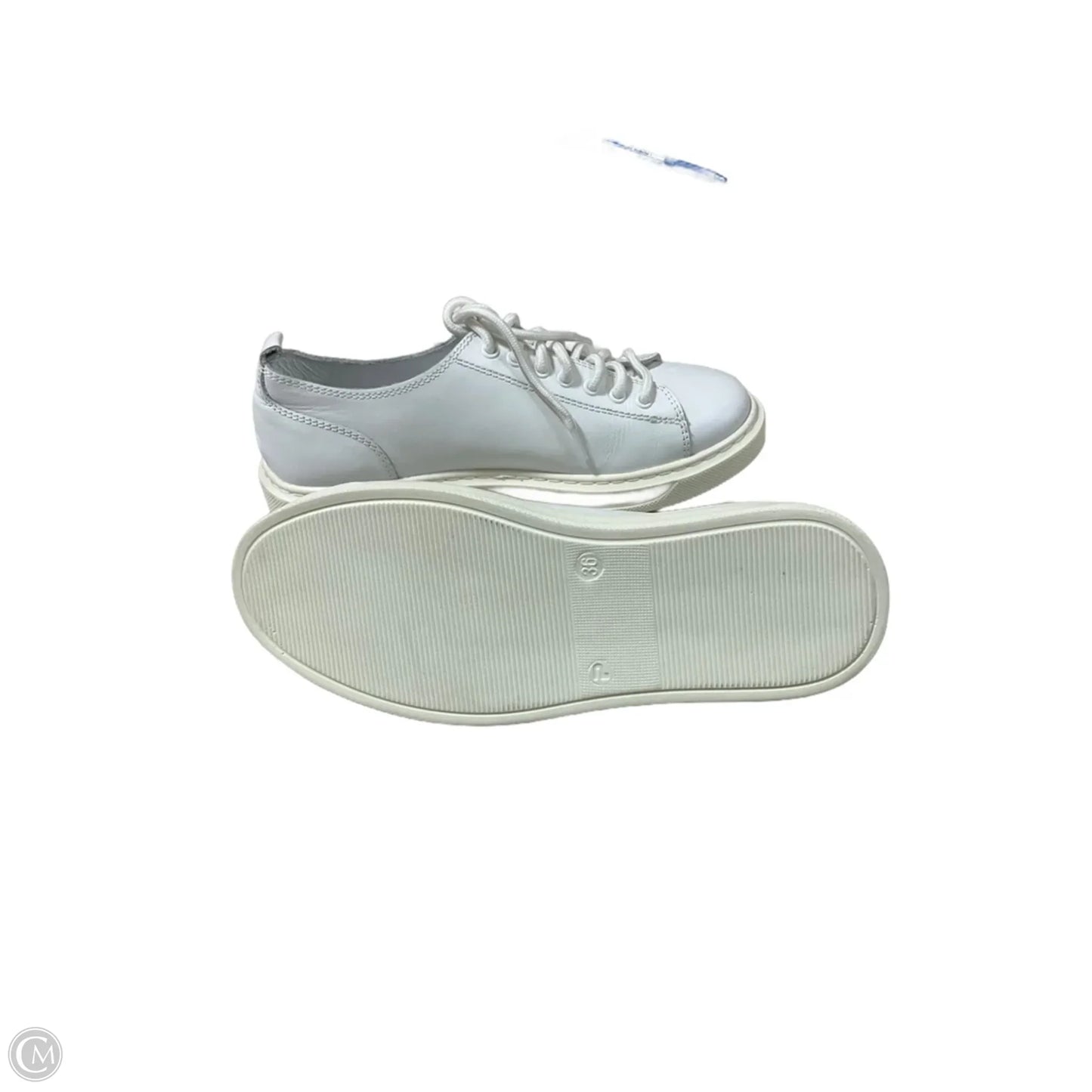Shoes Athletic By Cmb In White, Size: 6