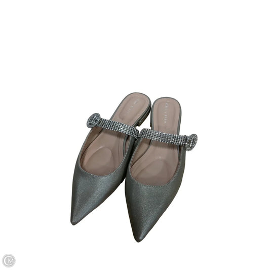 Shoes Flats By Kelly And Katie In Silver, Size: 9