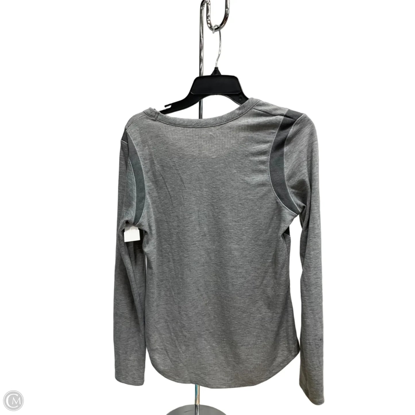 Athletic Top Long Sleeve Crewneck By Under Armour In Grey, Size: M