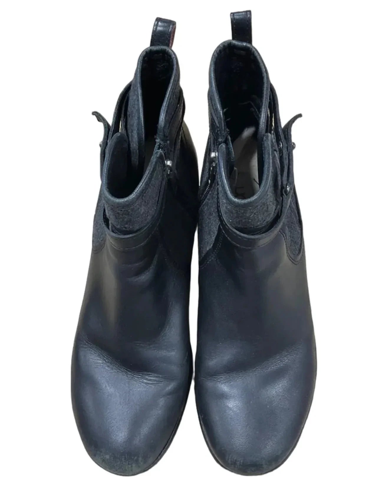 Boots Designer By Ugg In Black, Size: 7