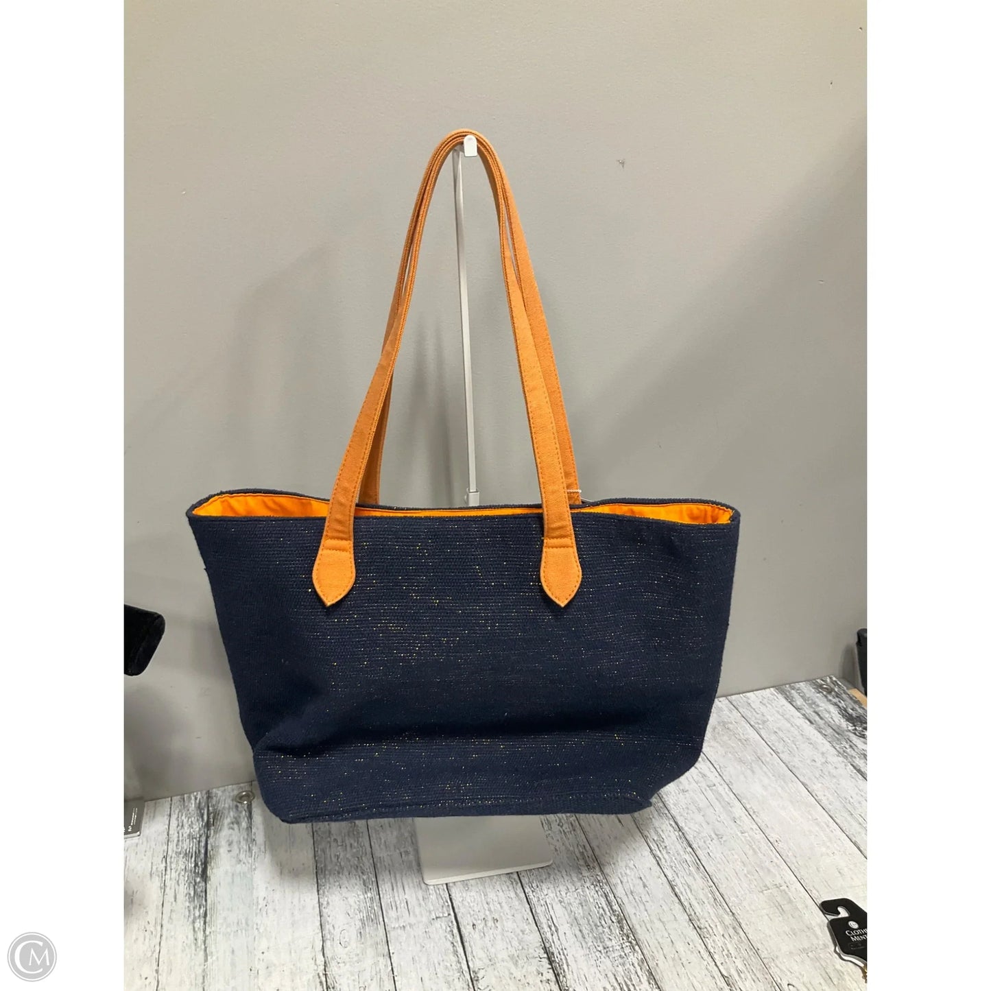 Tote By Clothes Mentor, Size: Medium