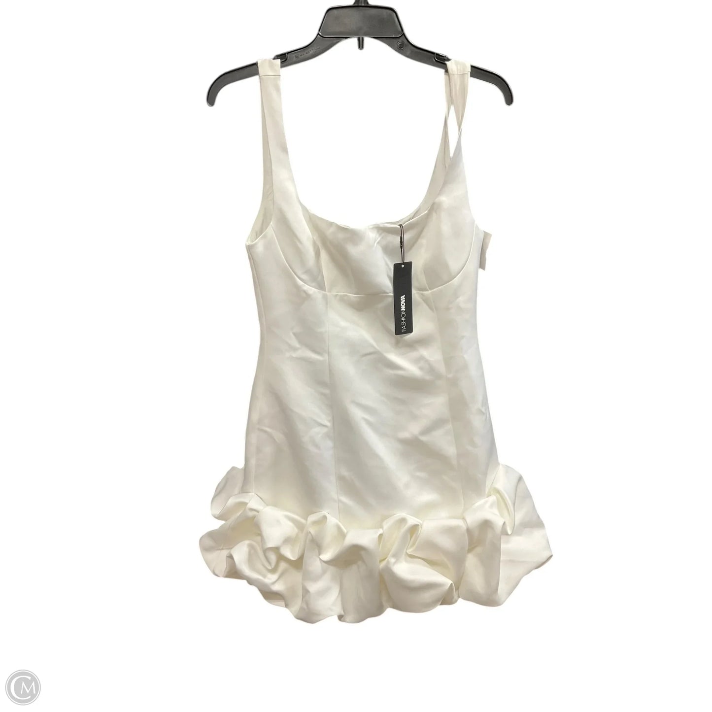 Dress Casual Short By Fashion Nova In White, Size: M