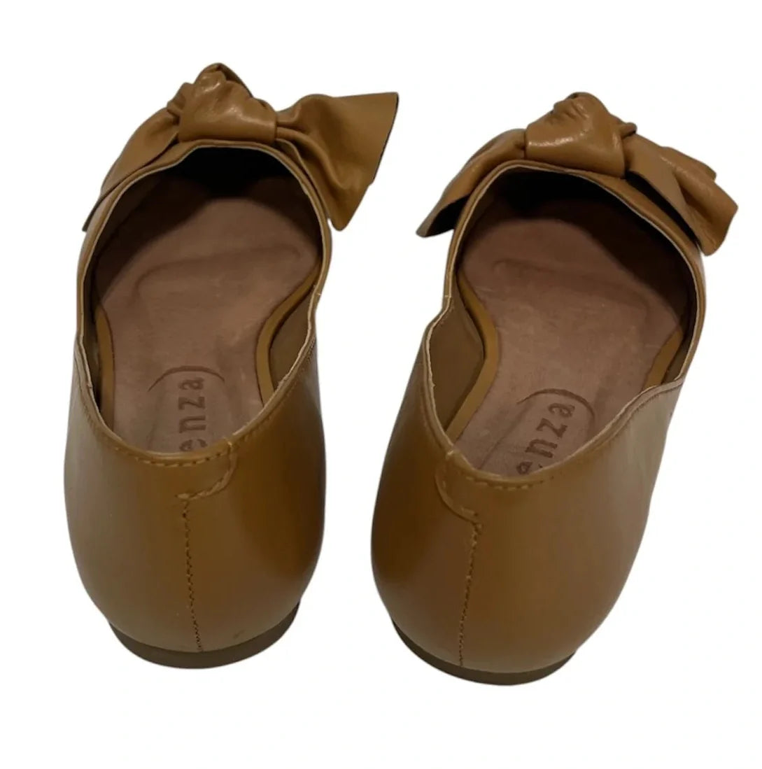 Shoes Flats By Cmb In Tan, Size: 6