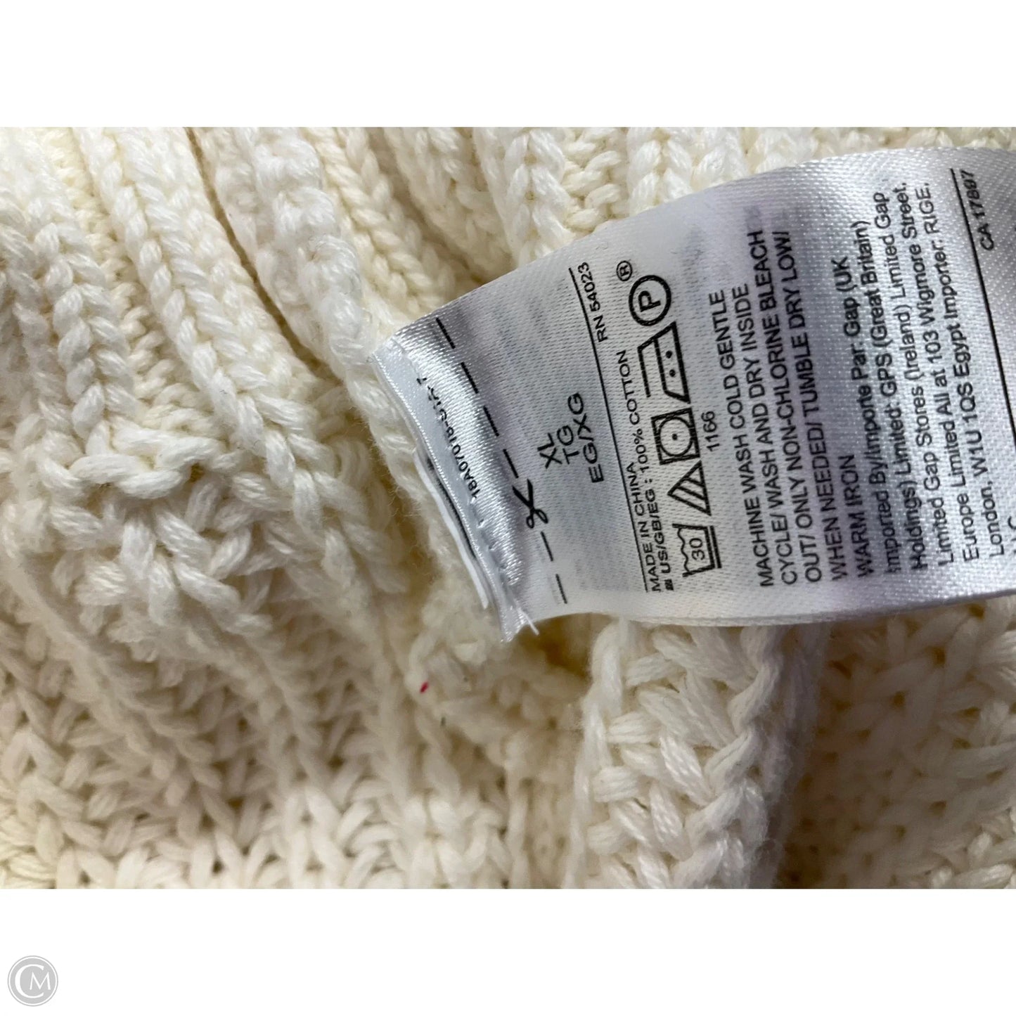 Sweater By Gap In Cream, Size: Xl