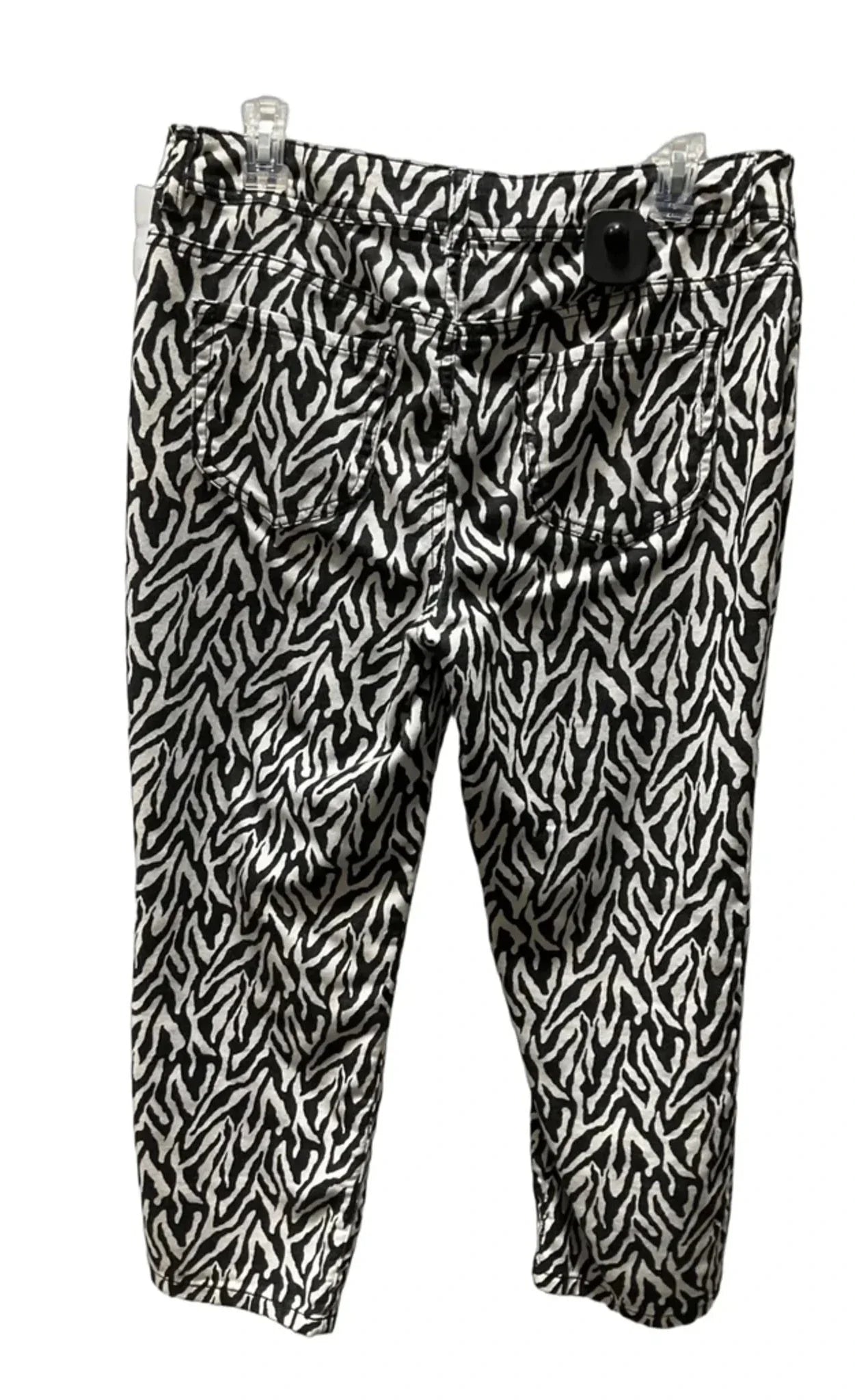 Capris By Chicos In Black & White, Size: 8