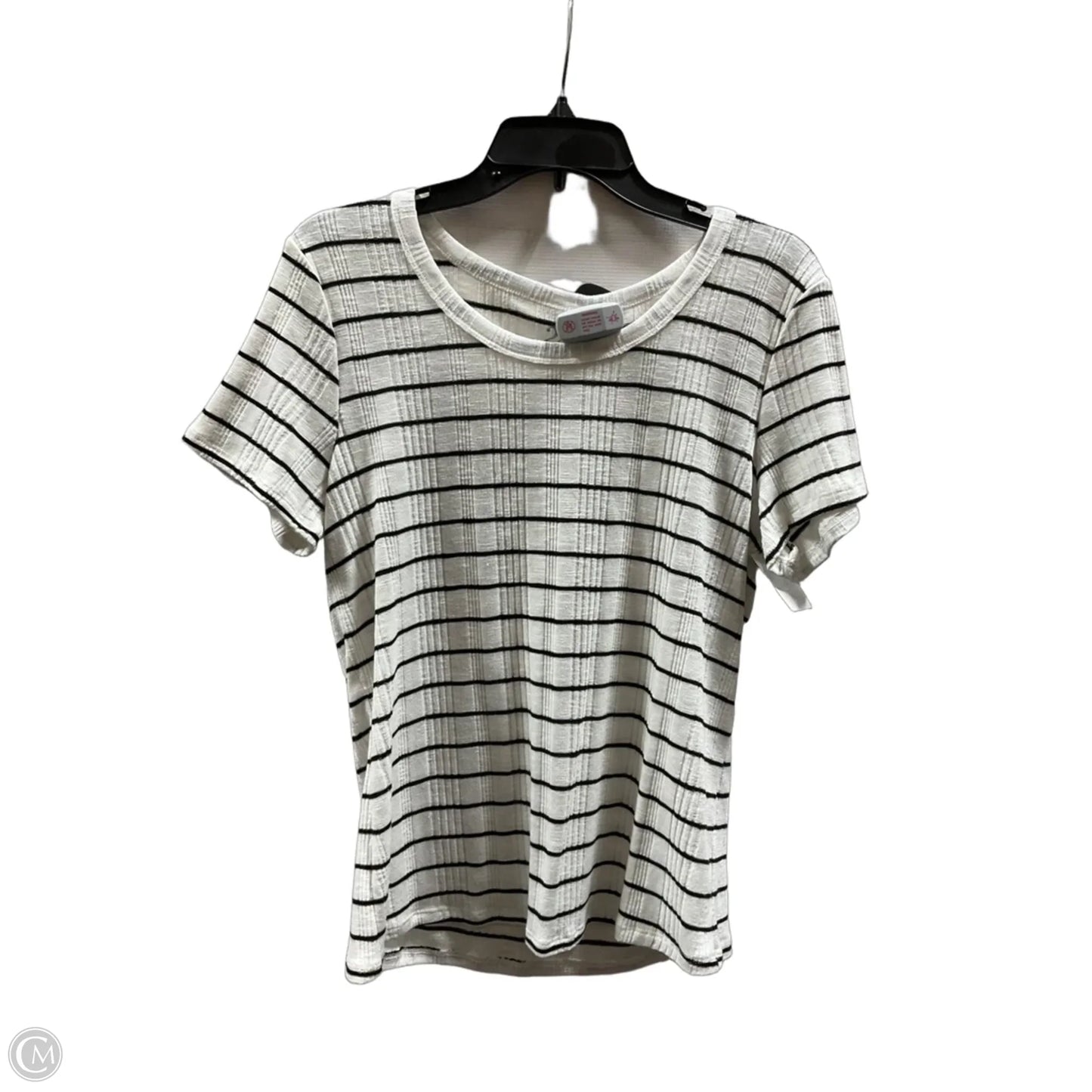 Top Short Sleeve By Maurices In Striped Pattern, Size: M