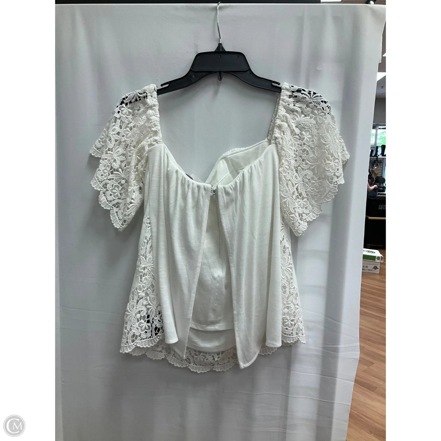 Top Short Sleeve By White House Black Market In Cream, Size: 2