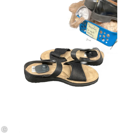 Sandals Flats By Clothes Mentor In Black, Size: 10