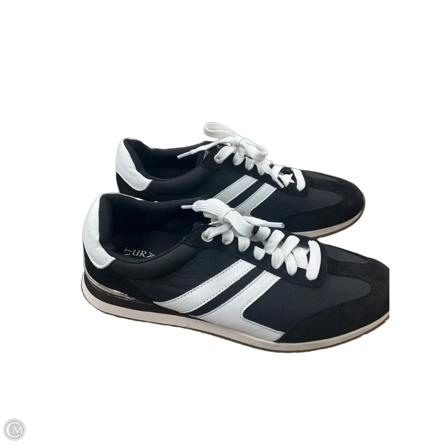 Shoes Sneakers By Clothes Mentor In Black, Size: 8.5