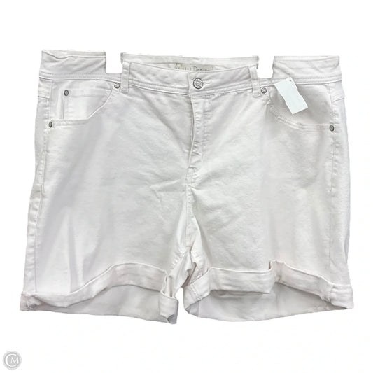 Shorts By Clothes Mentor In White, Size: 20
