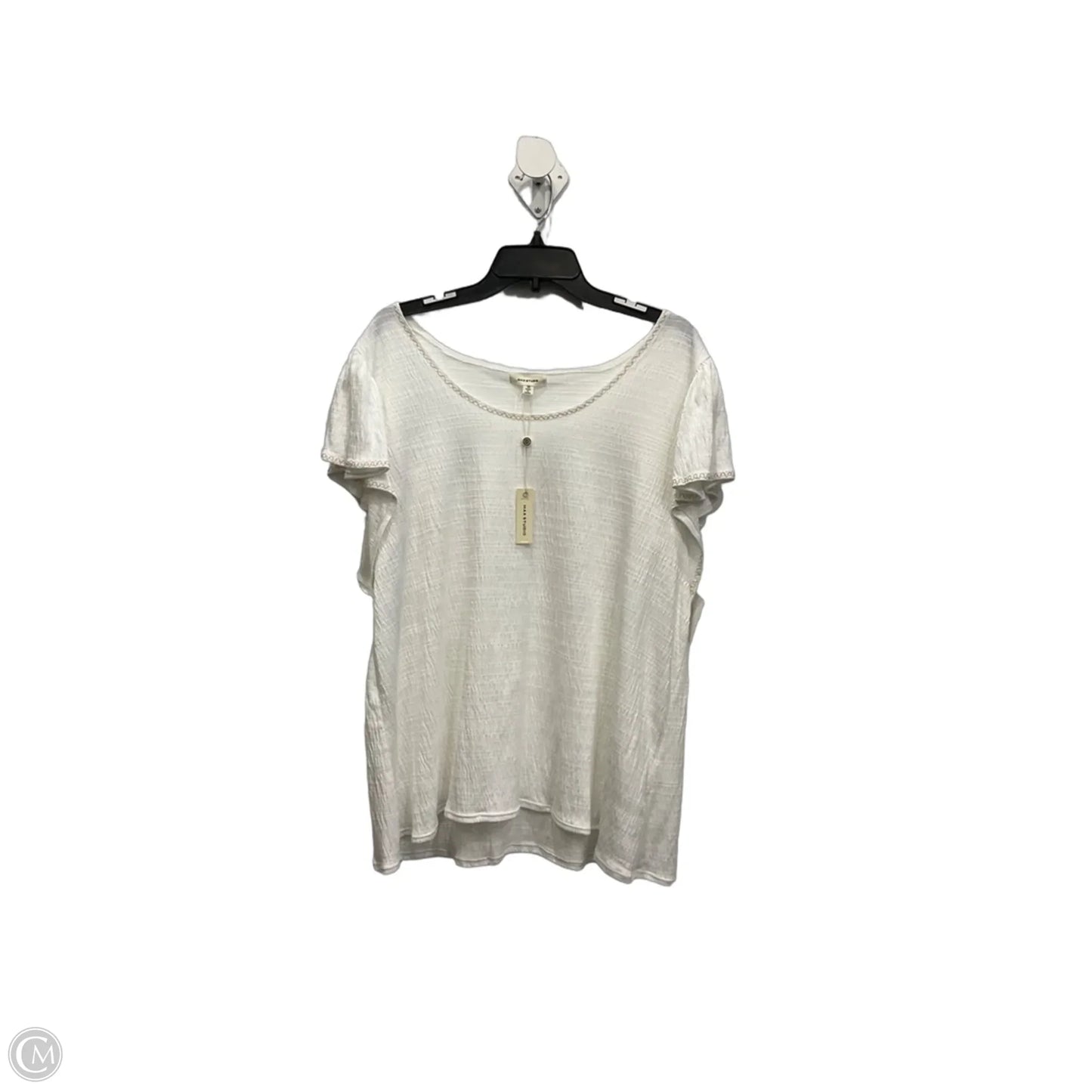 Top Short Sleeve By Max Studio In White, Size: 1x