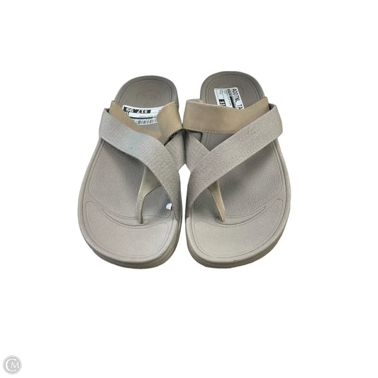 Sandals Flip Flops By Fitflop In Taupe, Size: 9