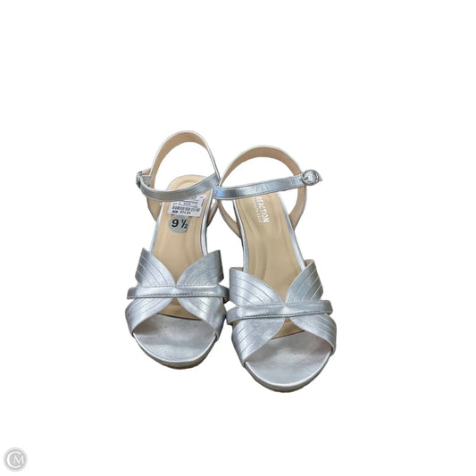 Sandals Heels Wedge By Kenneth Cole Reaction In Silver, Size: 9.5