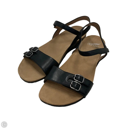 Sandals Flats By Dansko In Black, Size: 9