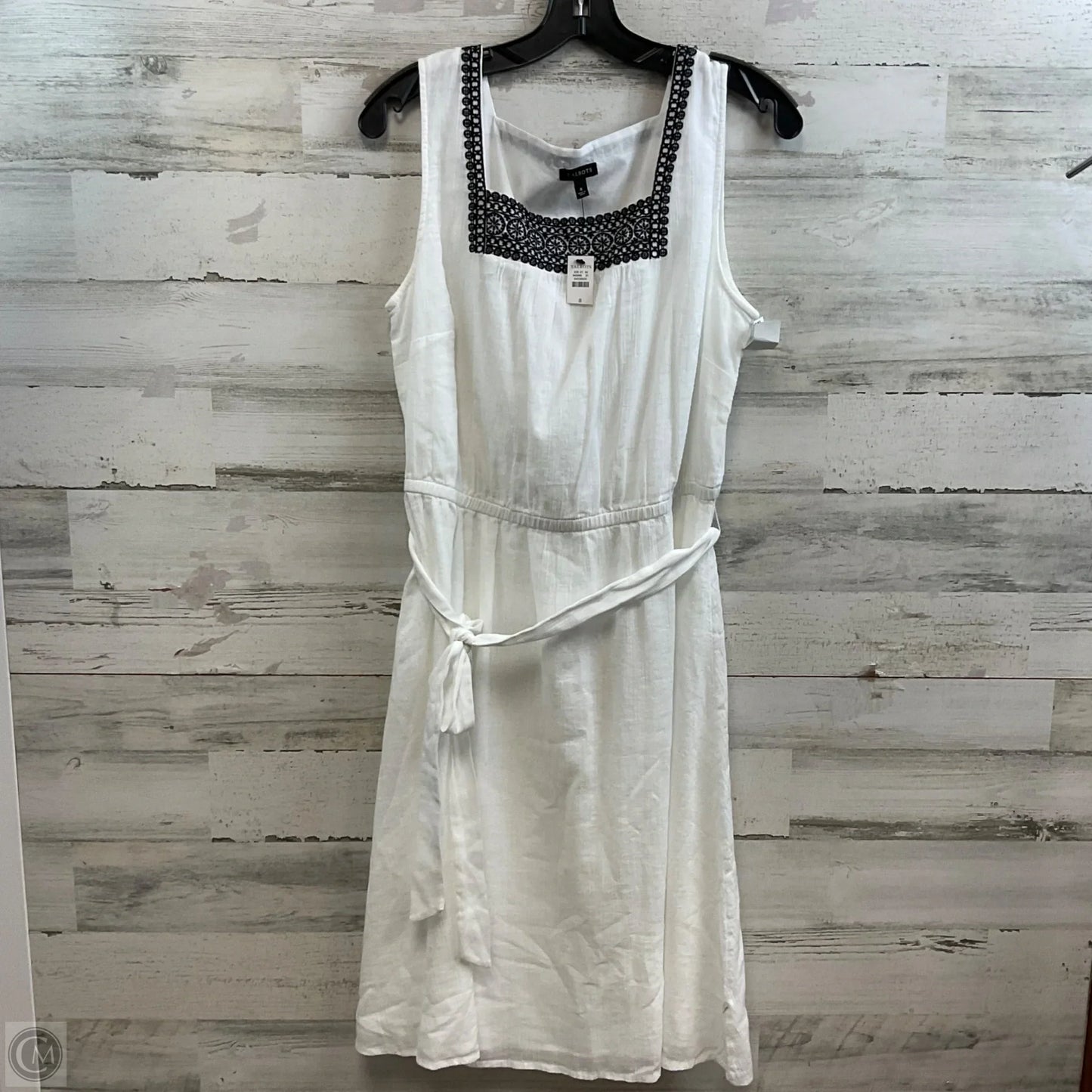 Dress Casual Short By Talbots In White, Size: M