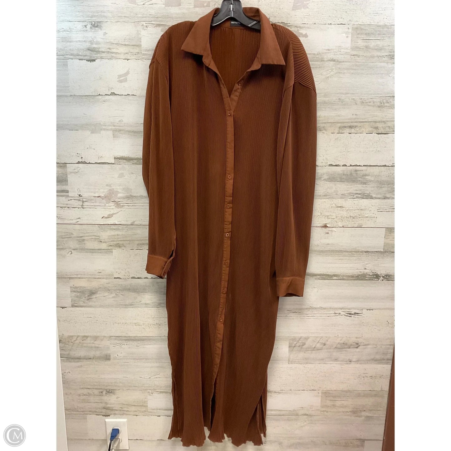 Dress Casual Maxi By Pretty Little Thing In Brown, Size: L