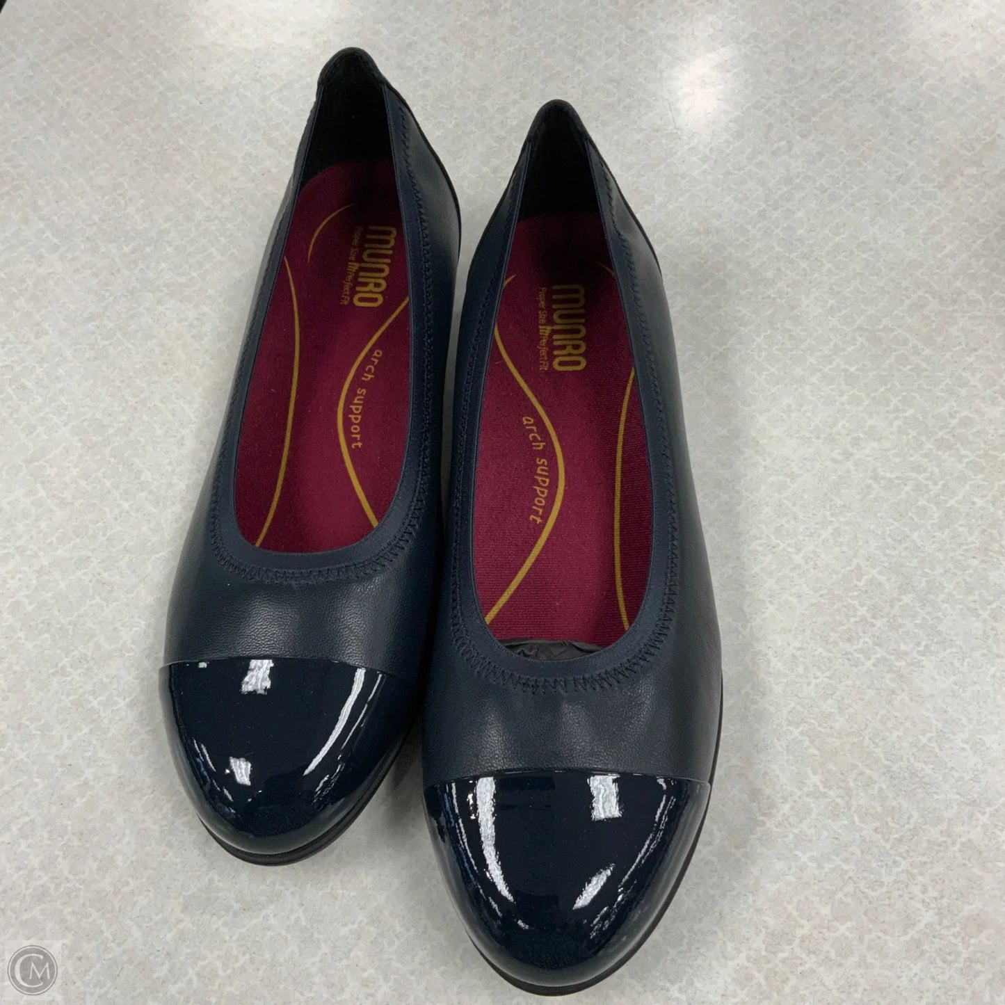 Shoes Flats By Munro In Black, Size: 10