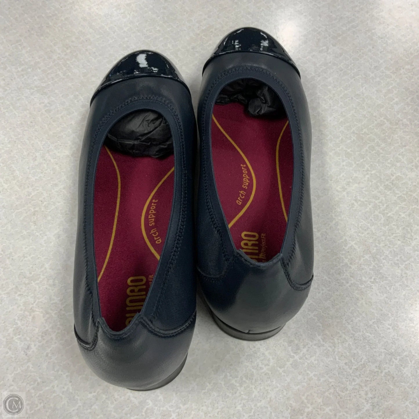 Shoes Flats By Munro In Black, Size: 10