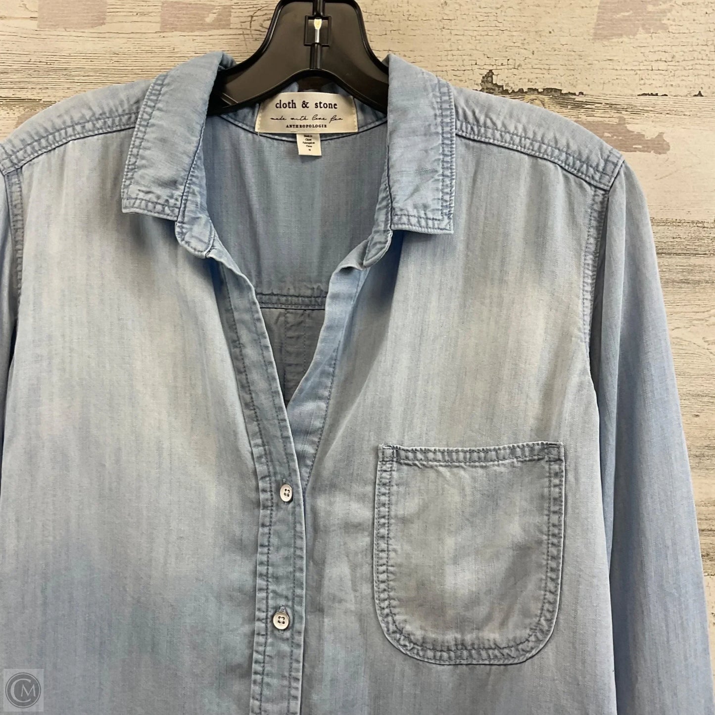 Blouse Long Sleeve By Cloth & Stone In Blue Denim, Size: M
