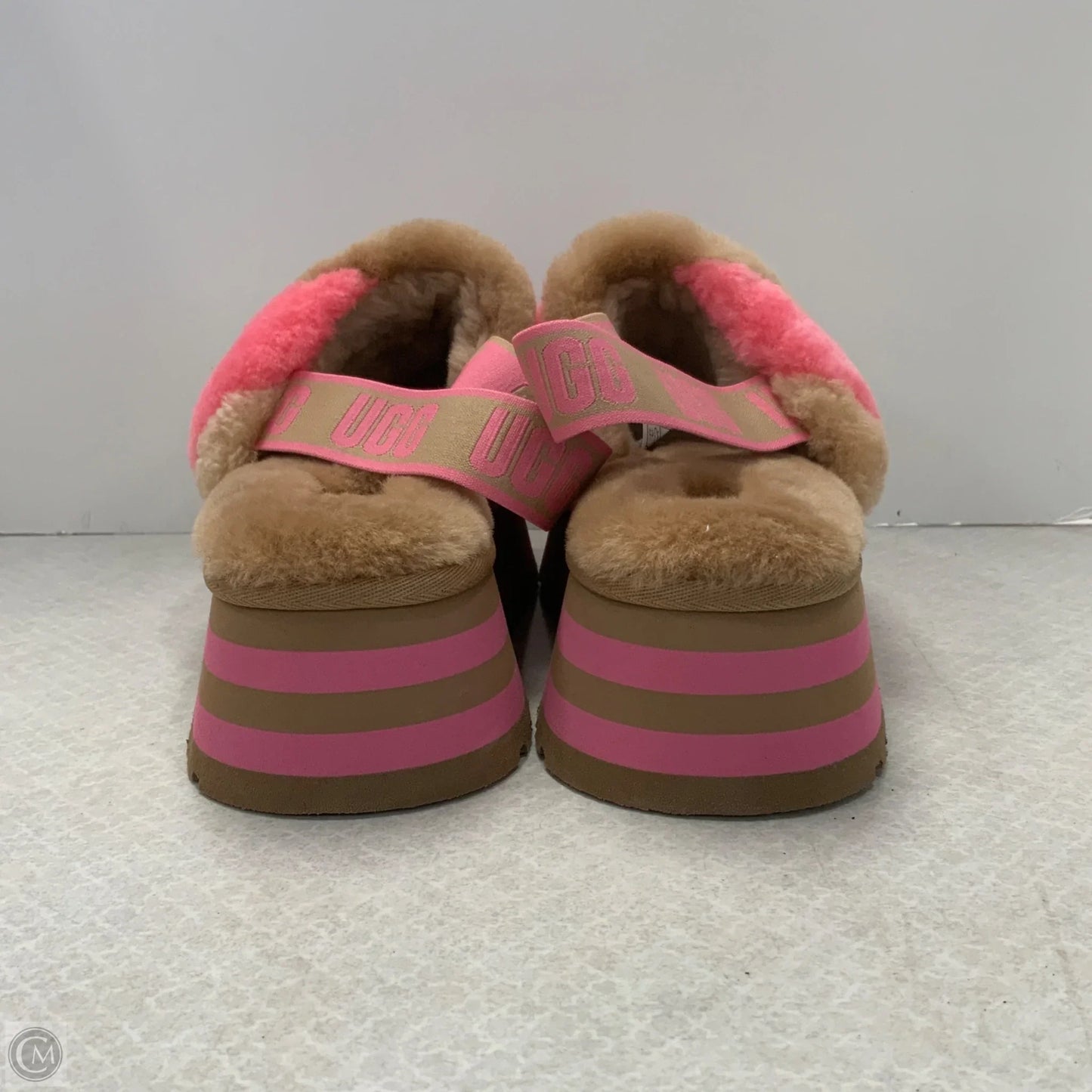 Shoes Flats By Ugg In Brown, Size: 9