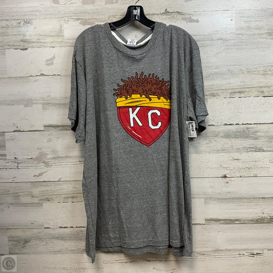 Top Short Sleeve By Charlie Hustle In Grey, Size: 3x