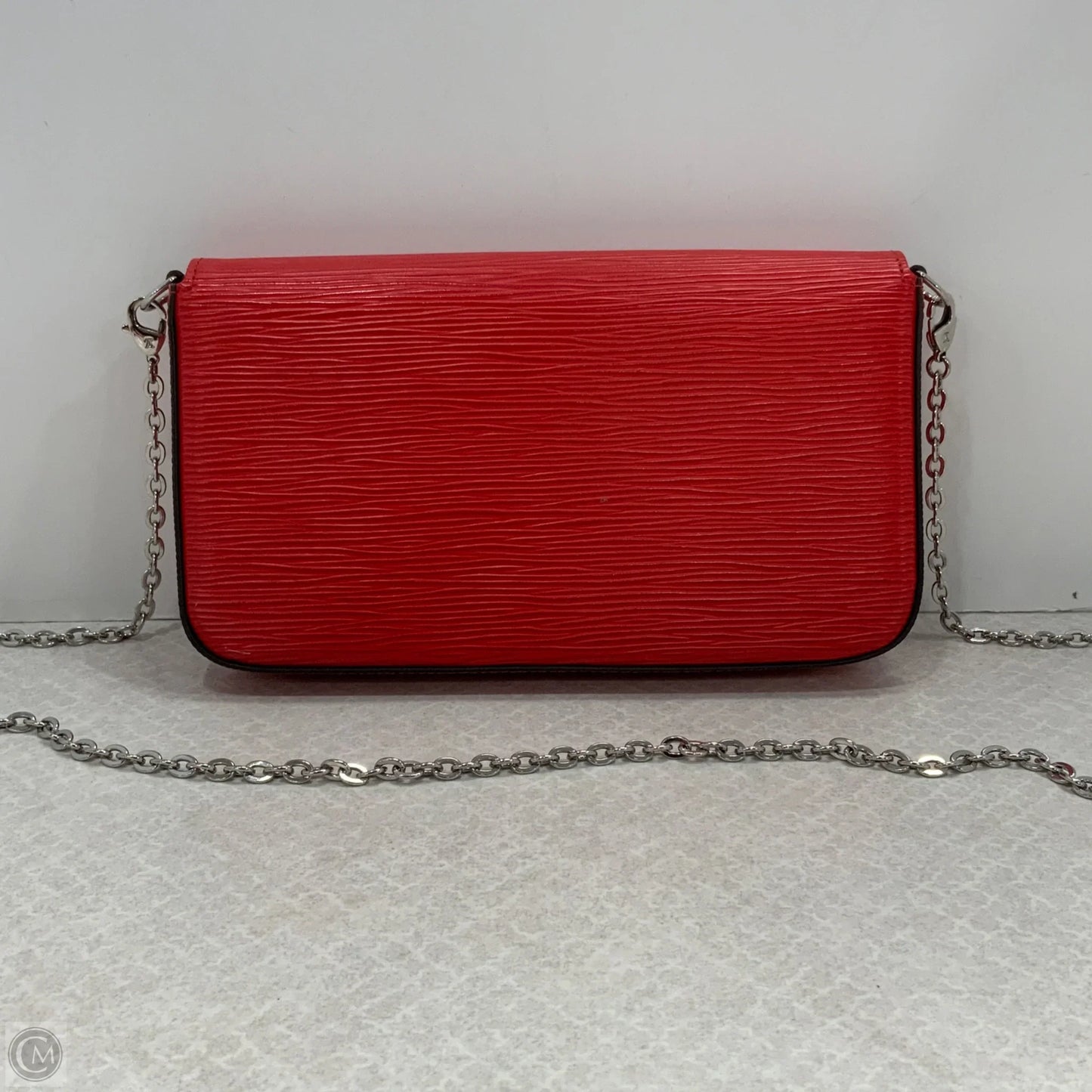Crossbody Luxury Designer By Louis Vuitton, Size: Medium