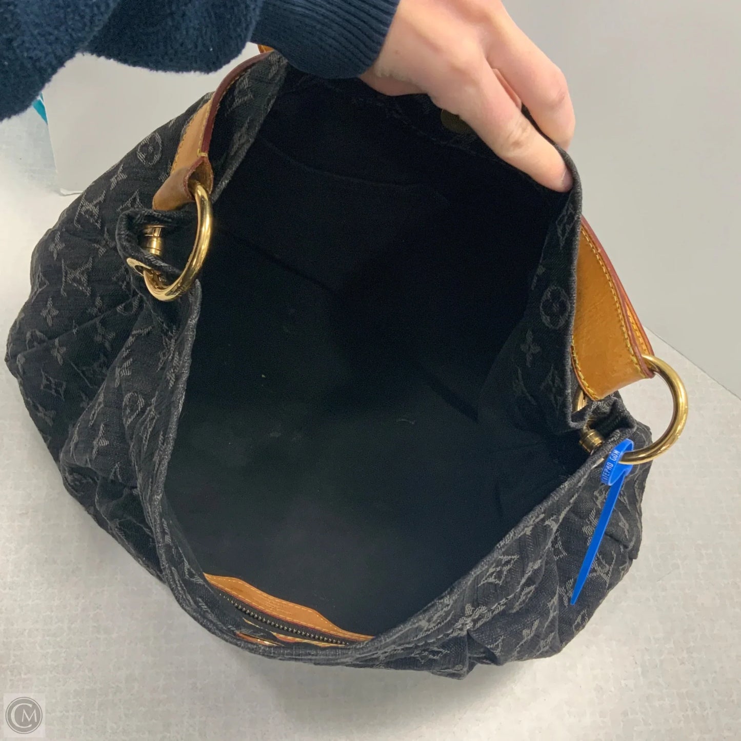 Handbag Designer By Louis Vuitton, Size: Large