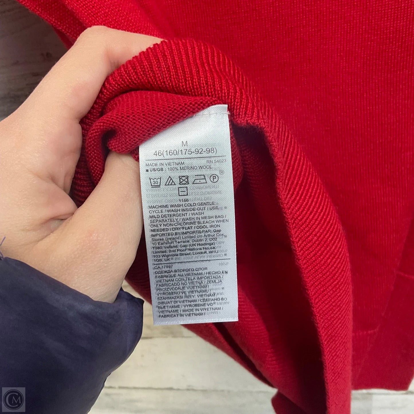 Top Long Sleeve By Banana Republic In Red, Size: M