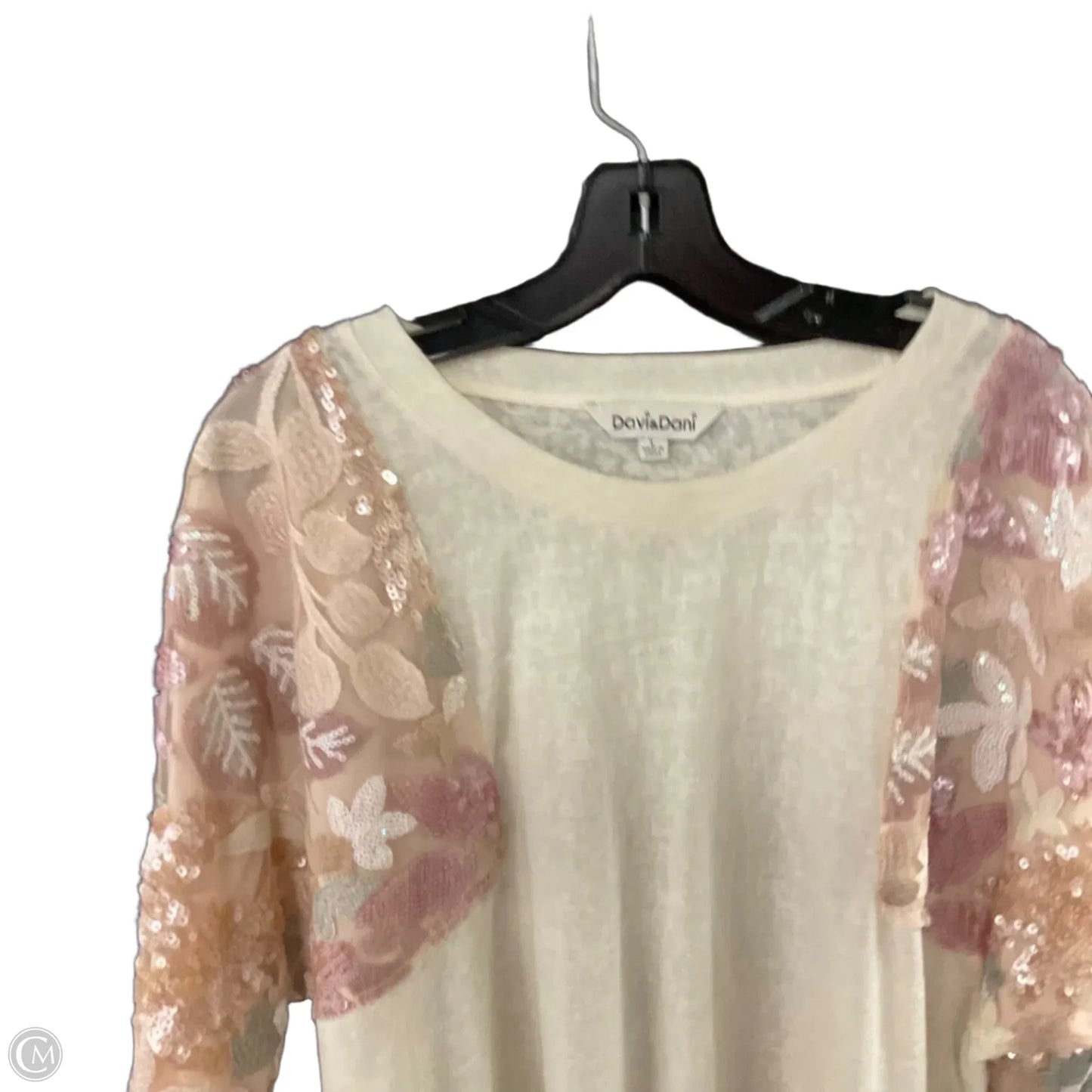 Top Short Sleeve By Davi & Dani In Cream, Size: L