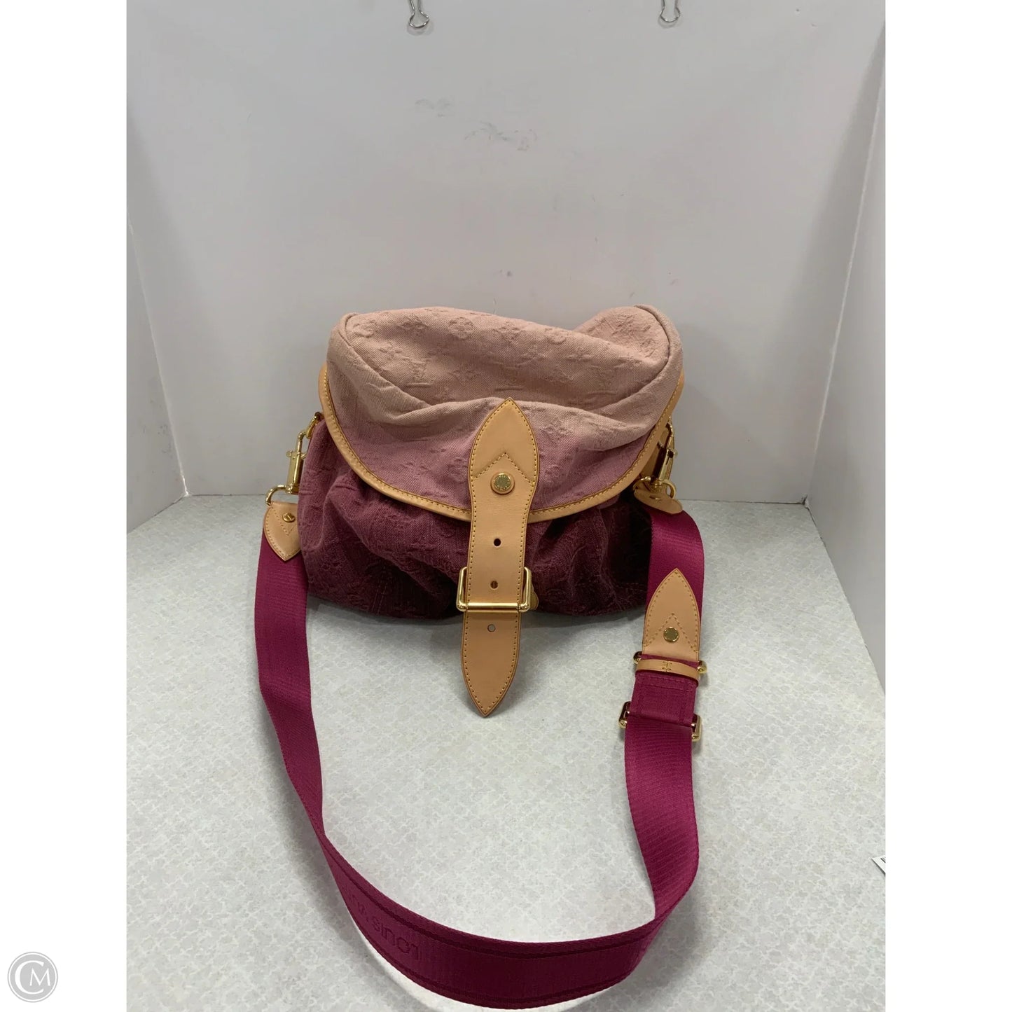 Handbag Luxury Designer By Louis Vuitton, Size: Medium