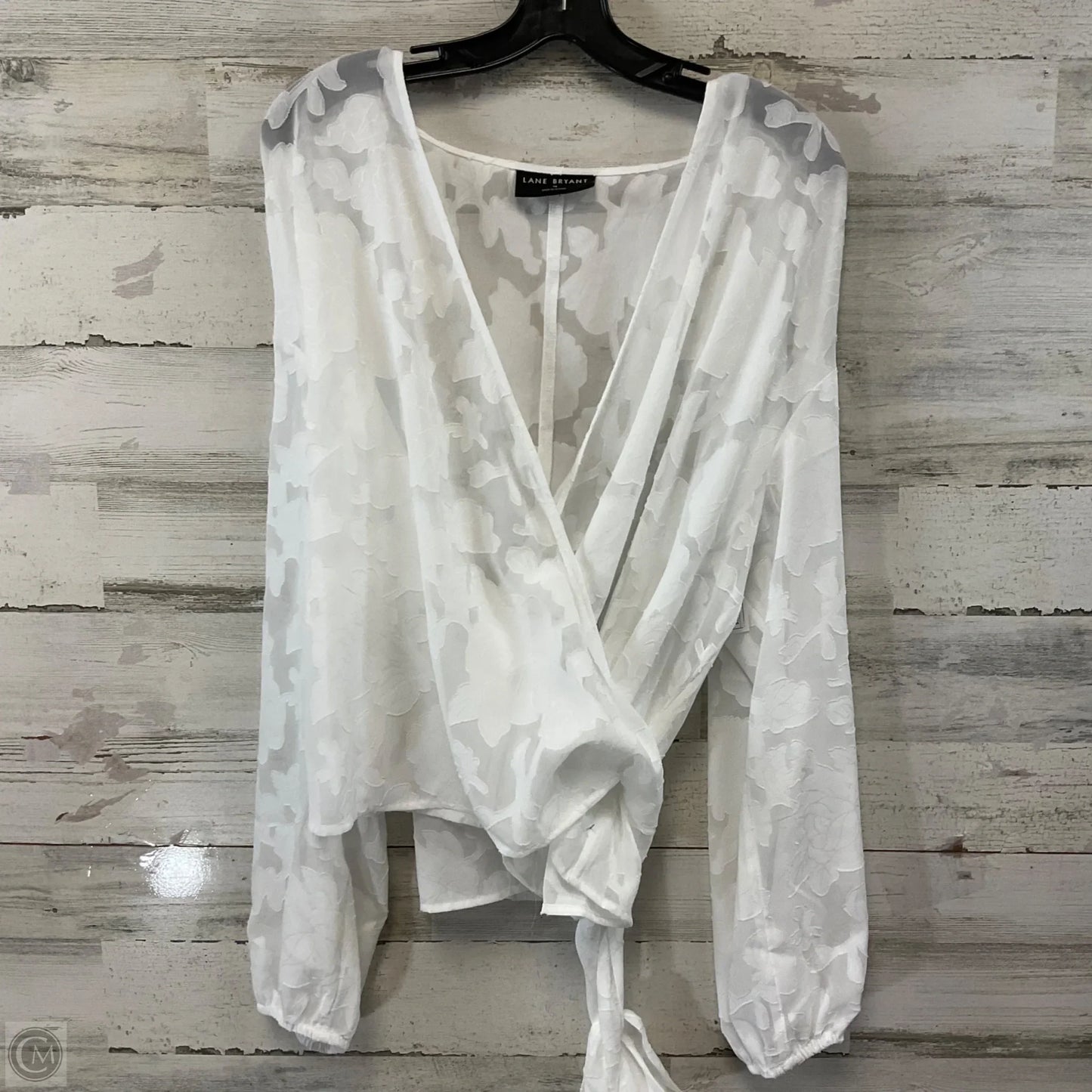 Top Short Sleeve By Lane Bryant In White