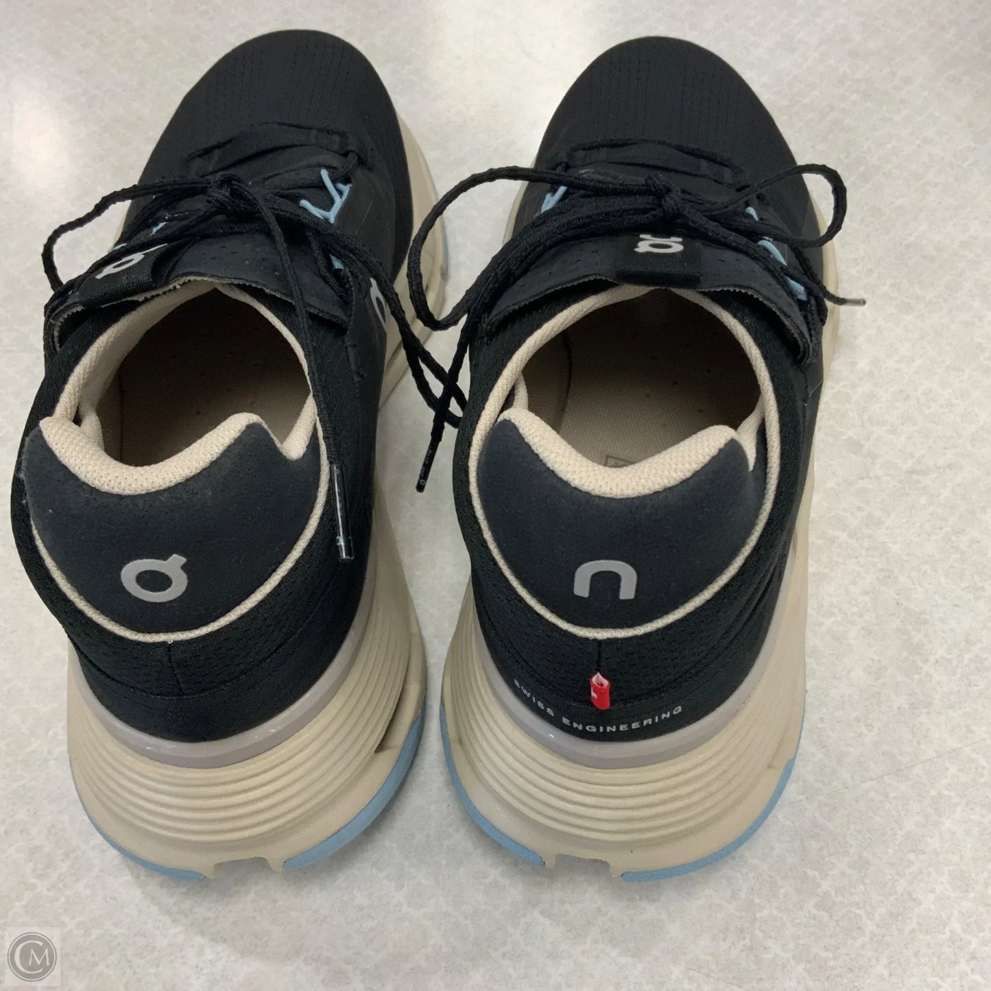 Shoes Athletic By On In Black, Size: 10