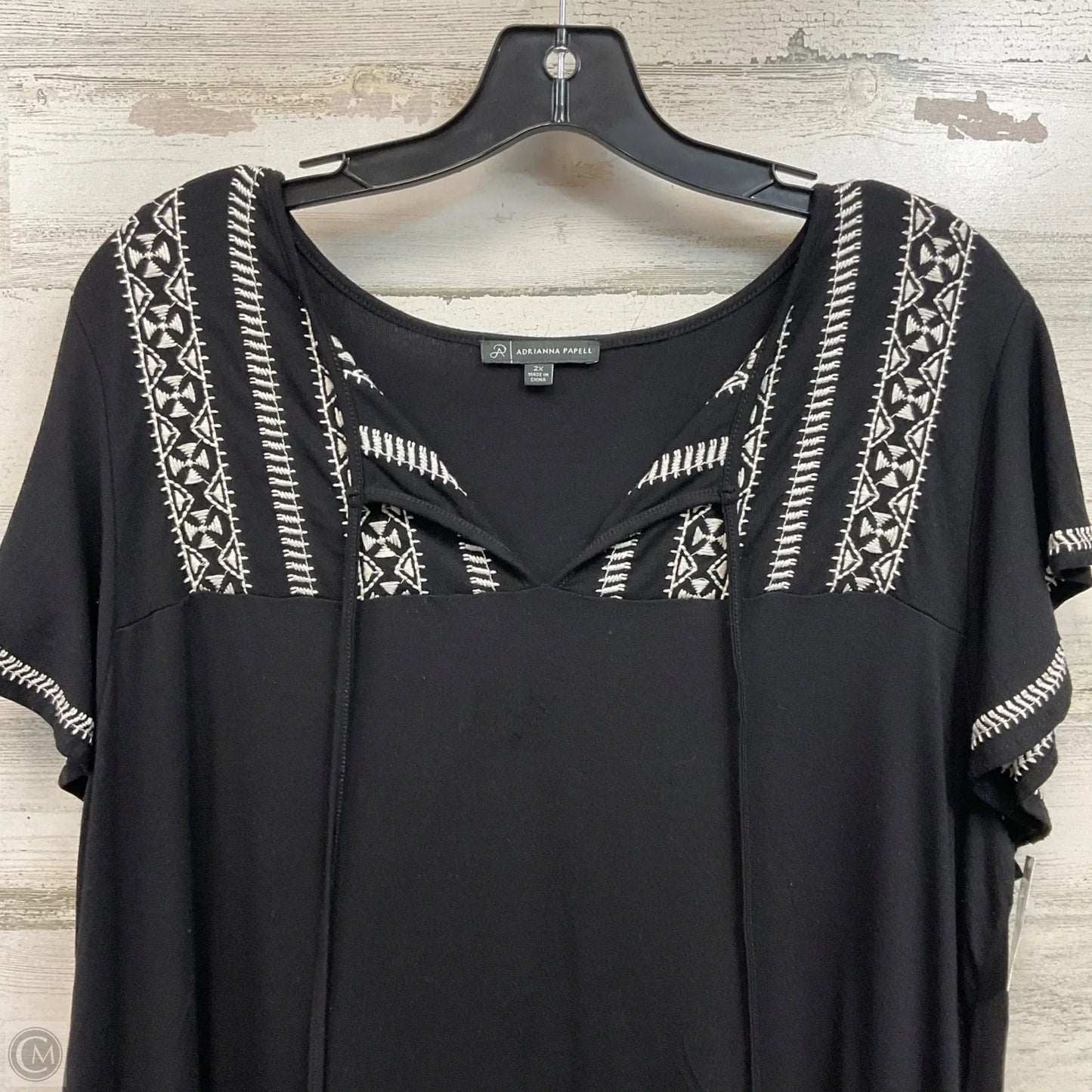 Top Short Sleeve By Adrianna Papell In Black, Size: 2x
