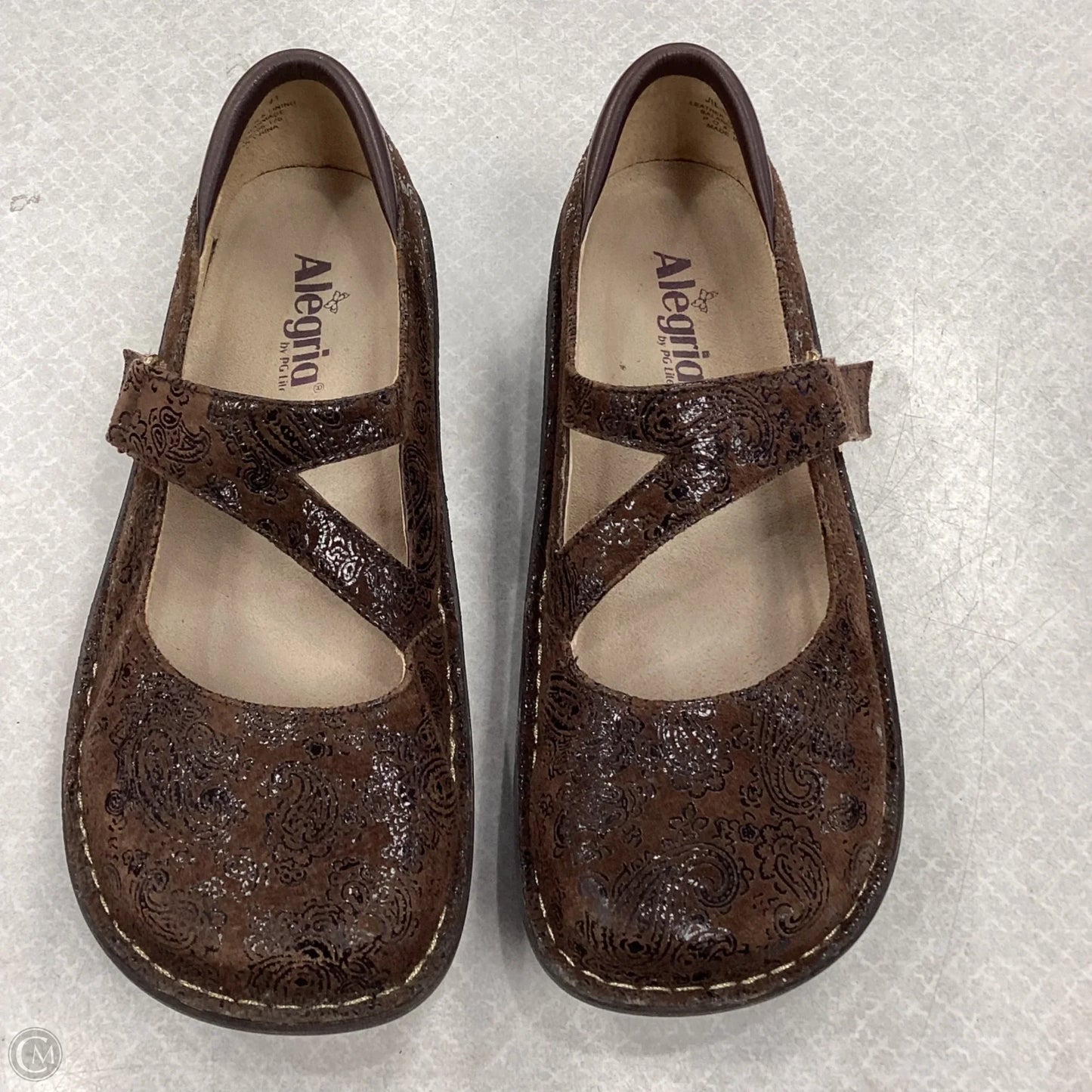 Shoes Flats By Alegria In Brown, Size: 10