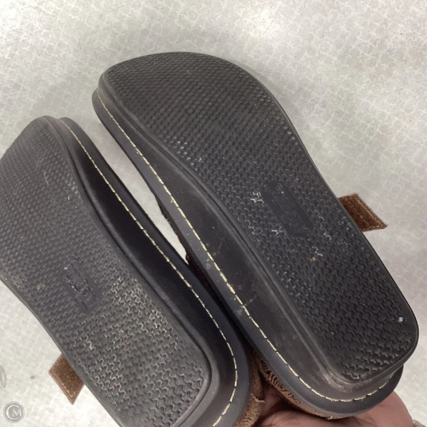 Shoes Flats By Alegria In Brown, Size: 10