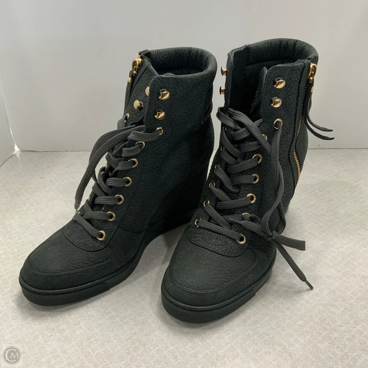 Boots Luxury Designer By Louis Vuitton In Grey, Size: 8.5