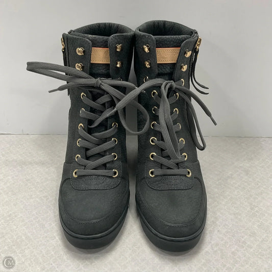 Boots Luxury Designer By Louis Vuitton In Grey, Size: 8.5