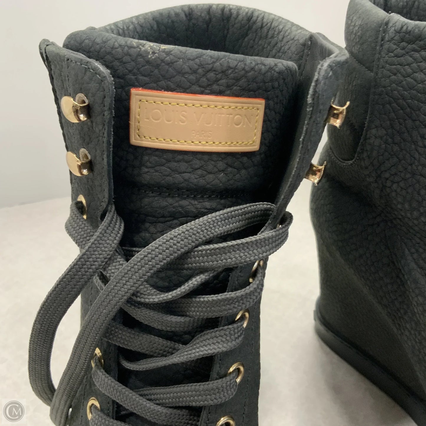 Boots Luxury Designer By Louis Vuitton In Grey, Size: 8.5
