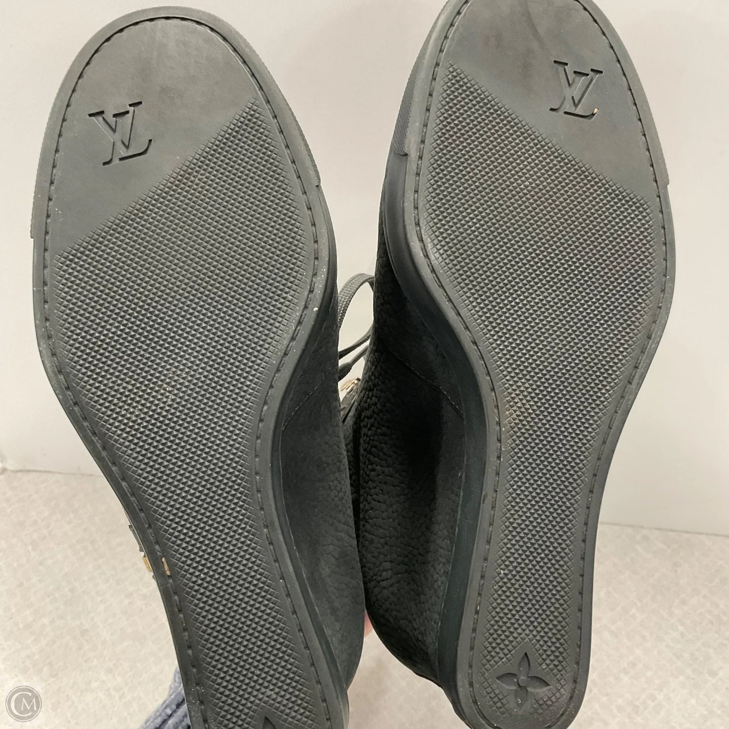 Boots Luxury Designer By Louis Vuitton In Grey, Size: 8.5