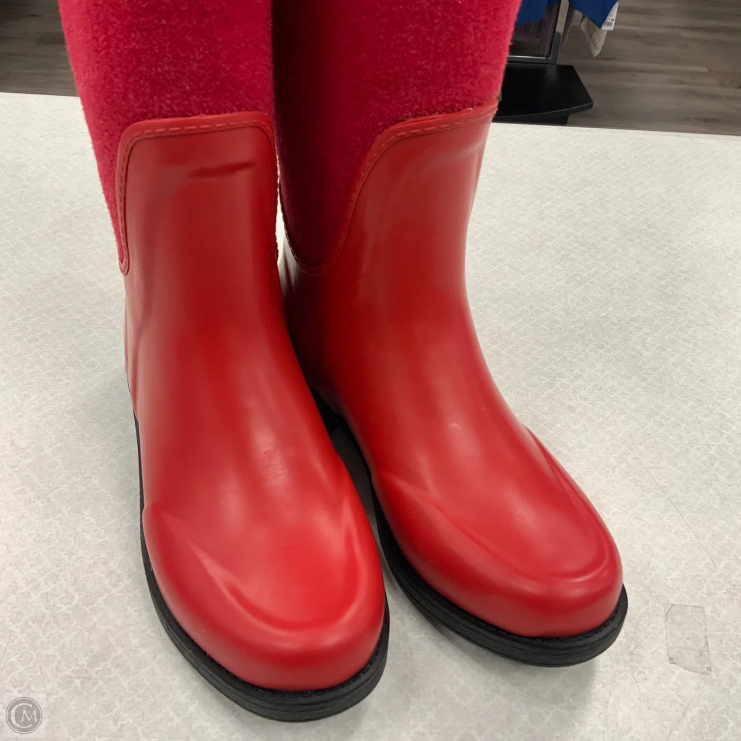 Boots Rain By Ugg In Red, Size: 8
