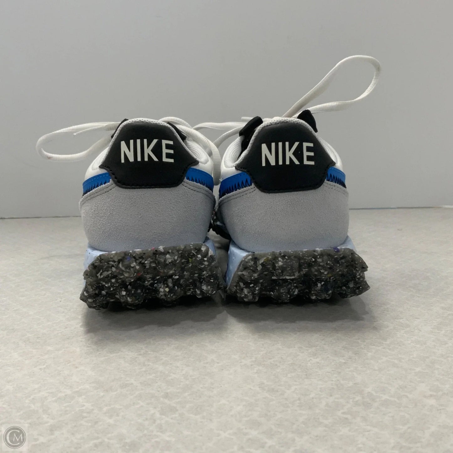 Shoes Athletic By Nike In White, Size: 6