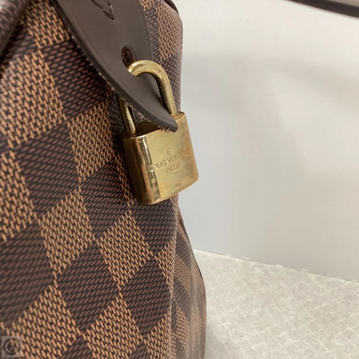 Handbag Luxury Designer By Louis Vuitton, Size: Medium