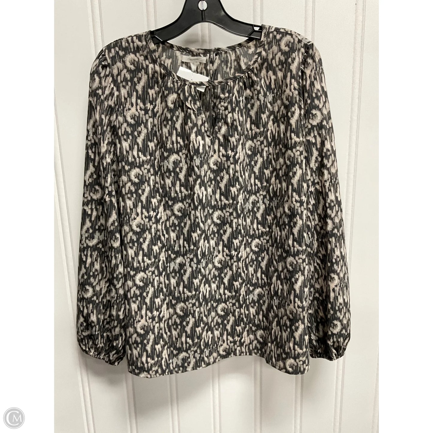 Top Long Sleeve By Maurices In Grey, Size: L