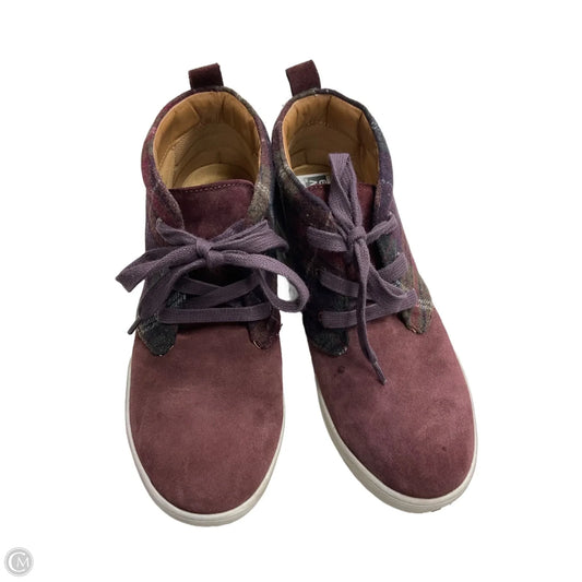 Shoes Sneakers By Comfortiva In Plaid Pattern, Size: 8.5
