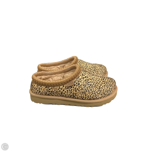 Slippers Designer By Ugg In Leopard Print, Size: 8