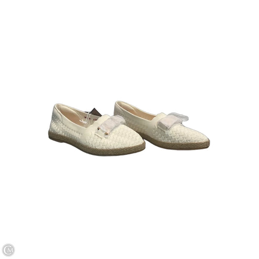 Shoes Flats By Skechers In Cream, Size: 7
